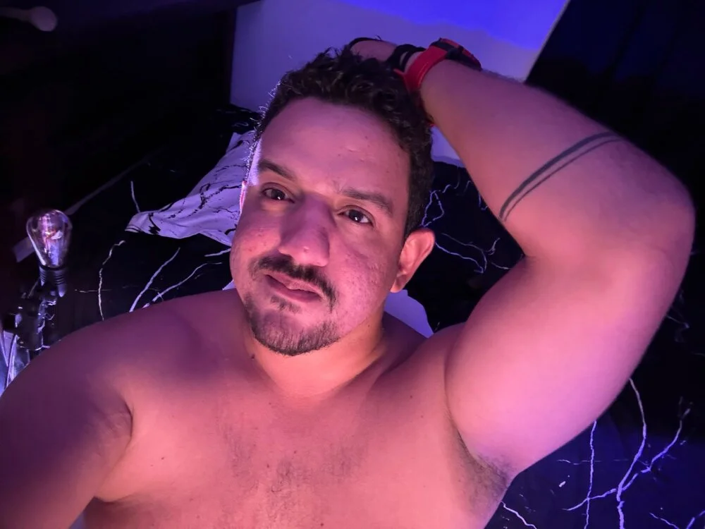 Arturolover Chat XXX offline