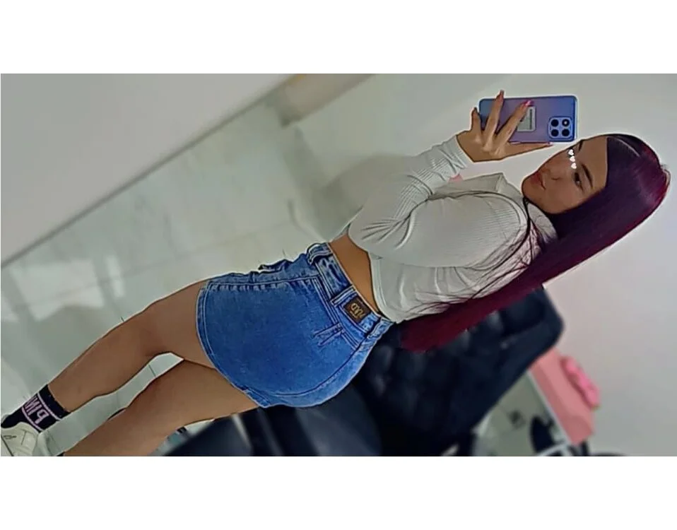 __MEGANn__ offline chatrum