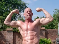 libo_horny_muscles webcam thumbnail