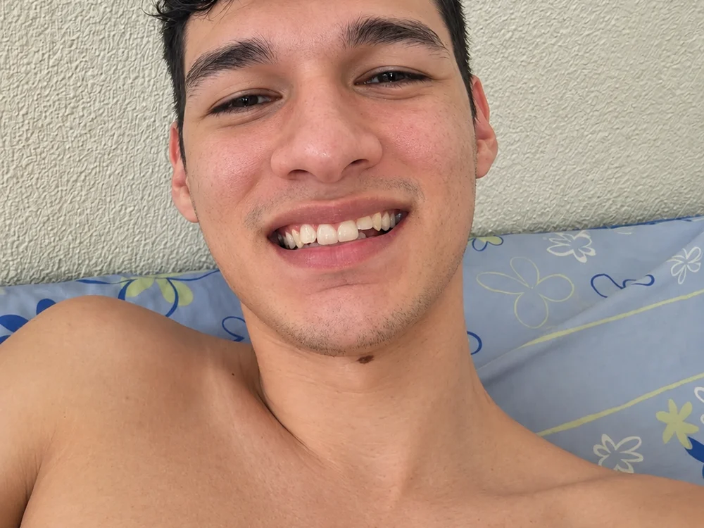 Paulhot018's Offline XXX Chat