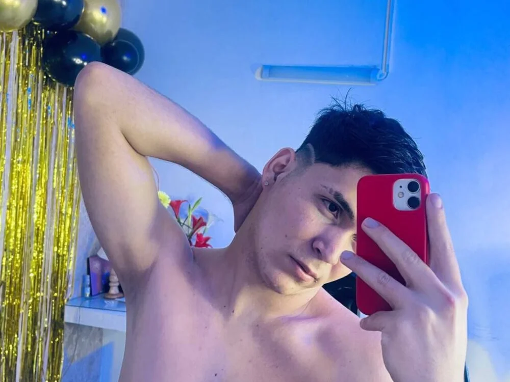 Aaron_Foxxx Obrolan XXX Offline