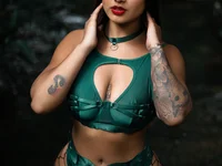 Chat XXX en directo de ElleGisellee