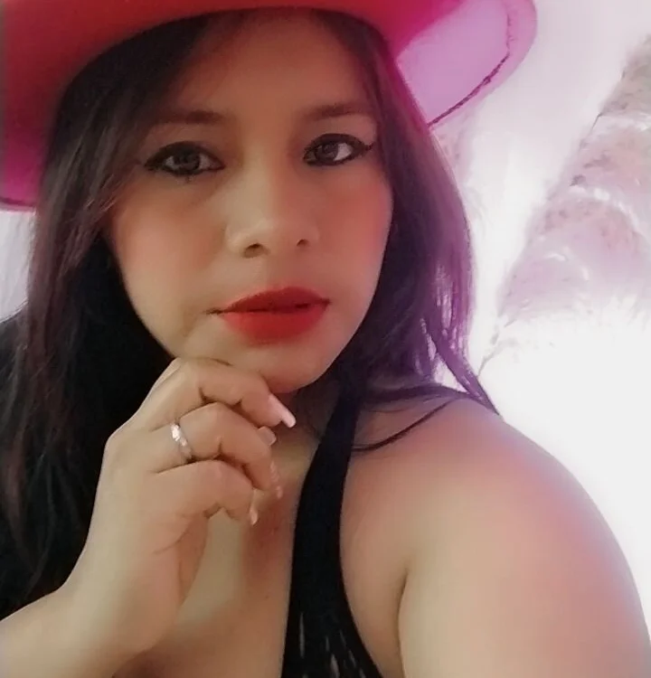 Tifanny_Clark's Offline Chat Room