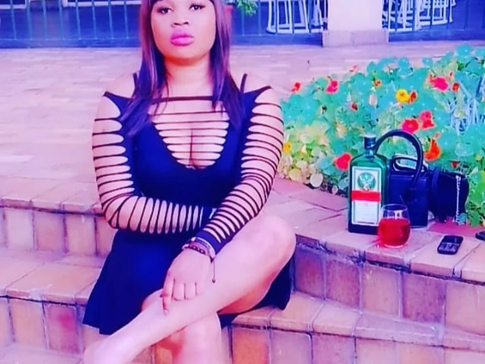 LaReina199991 cam model