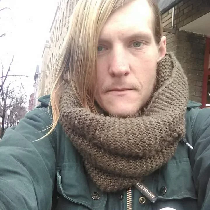 Офлайн-ч ат XXX J3TBLAQK94