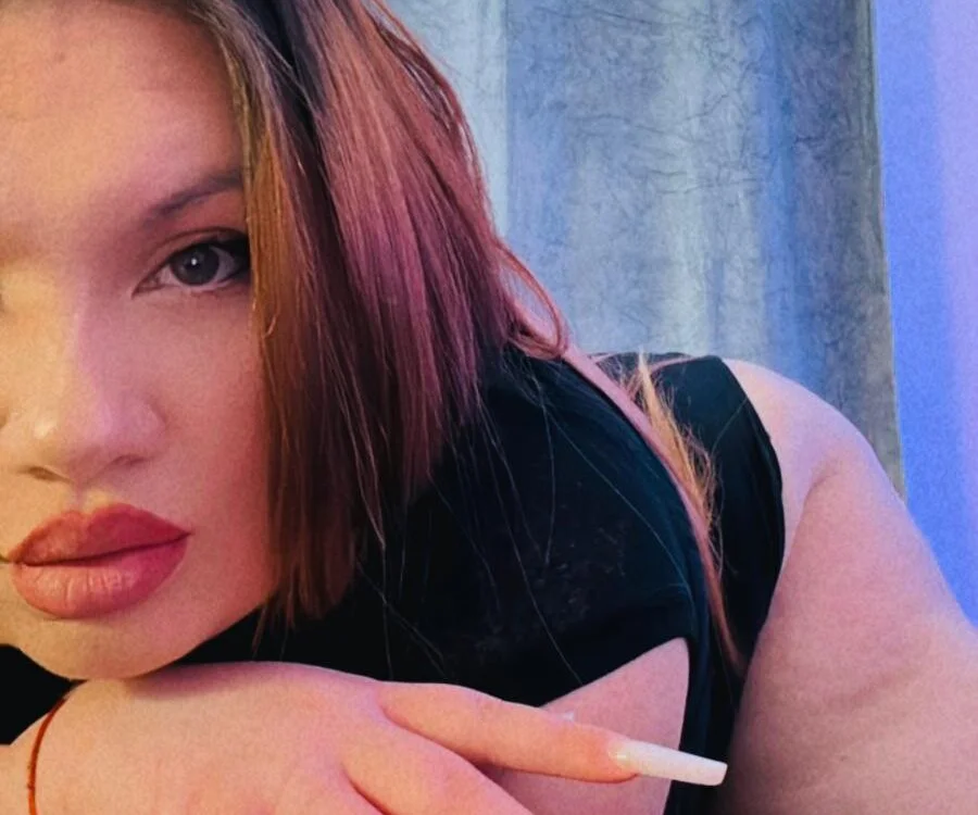 MelanieBrownn Chat XXX offline