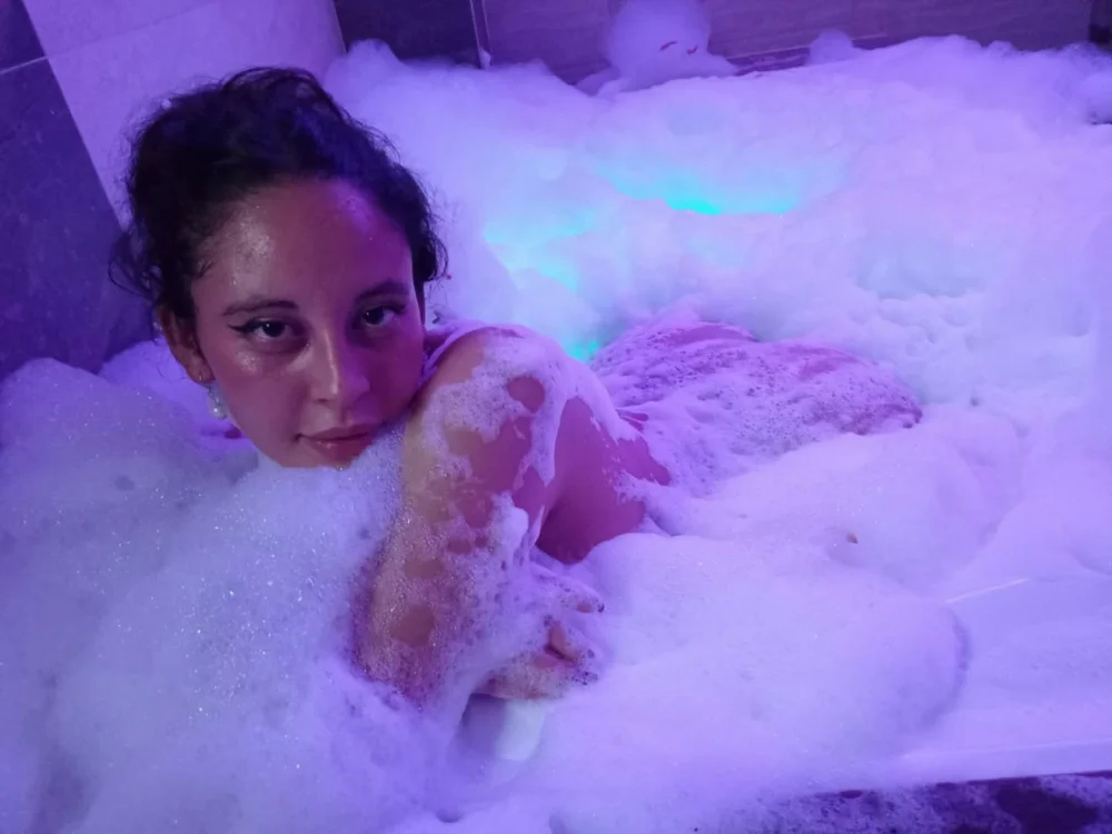 Aniie_Fox's Offline XXX Chat