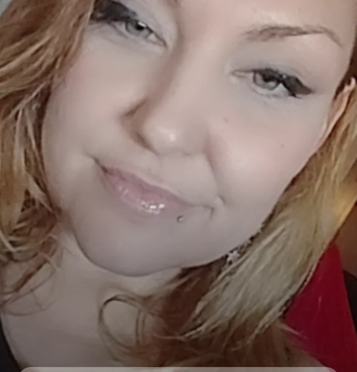 nikkibangs' Offline Chat Room