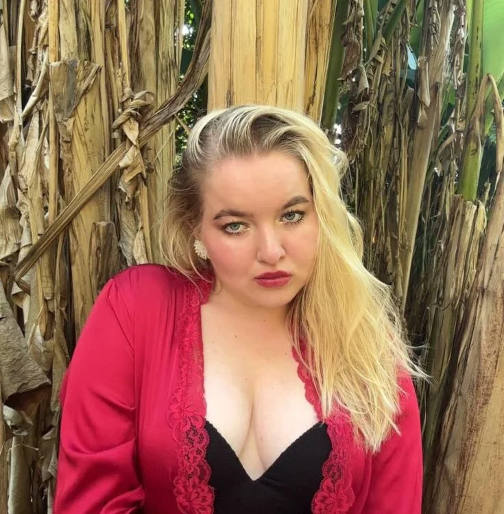 EllaPower's Offline Chat Room