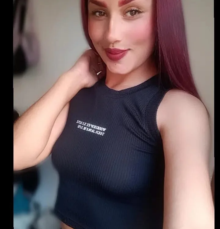 rebeca_pym's Offline Chat Room