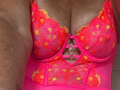 Naughtynancy65 Female Mobile Strip Webcam