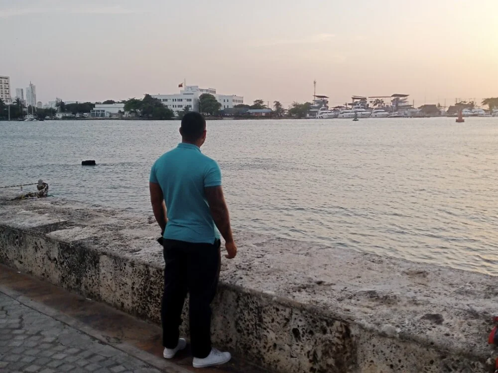 Morenocosta12's Offline XXX Chat