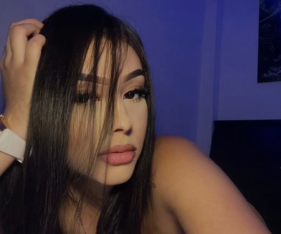 MilaMoonroe Offline XXX-Chat