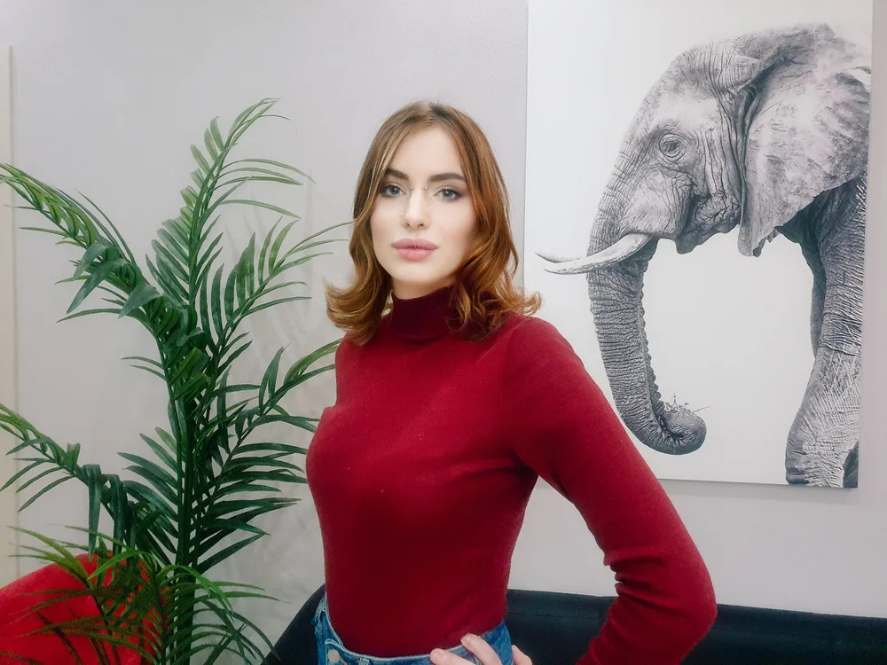 leliabbcute Adlı Modelin Çevrimdışı Sohbet Odası