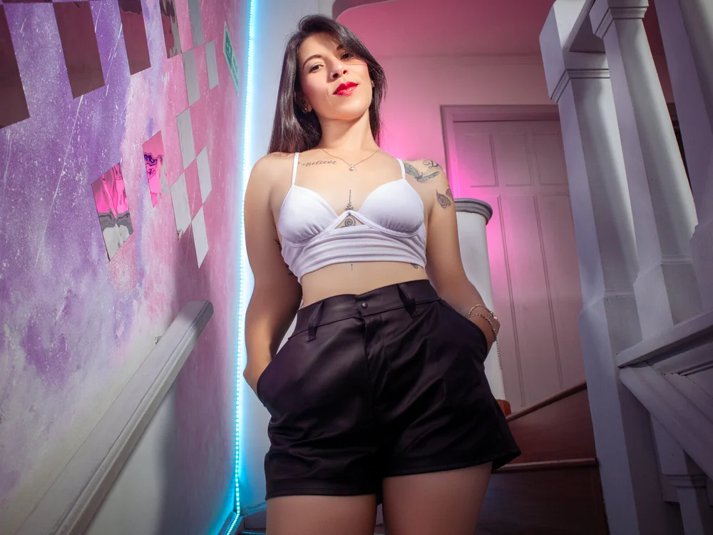LauraVeleez's Offline XXX Chat