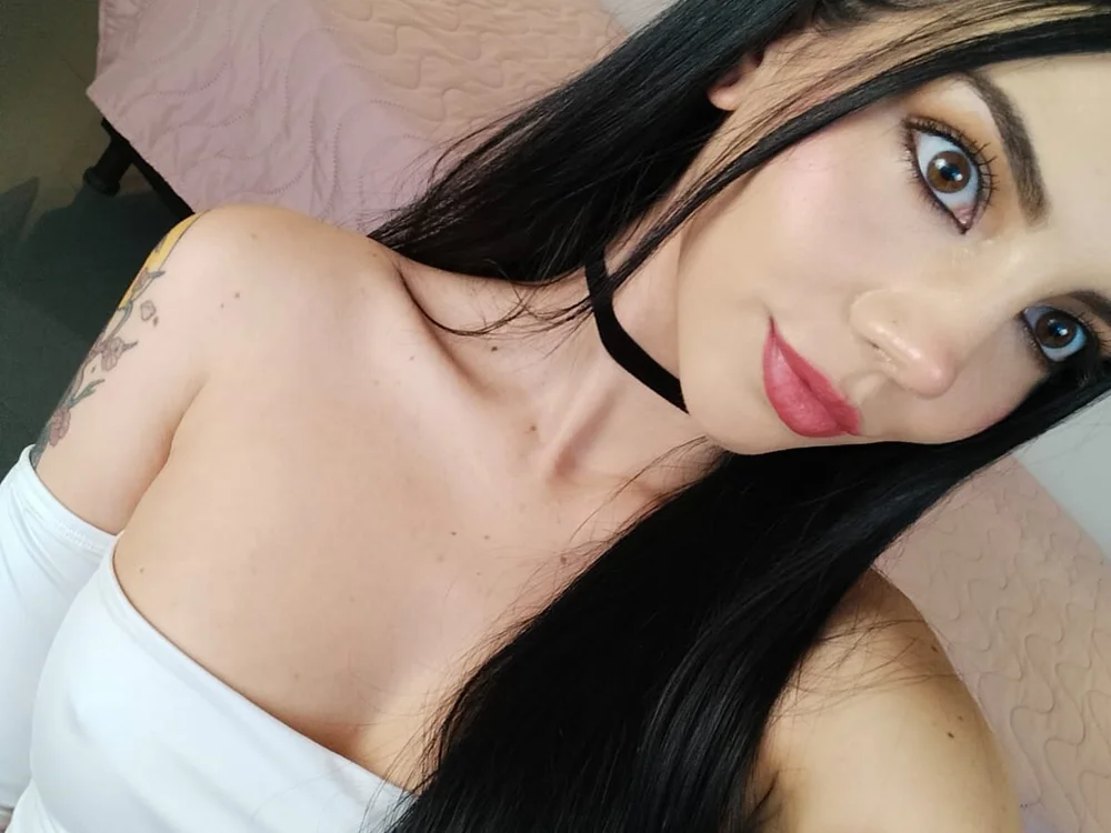 SofiaFrost3's Offline XXX Chat