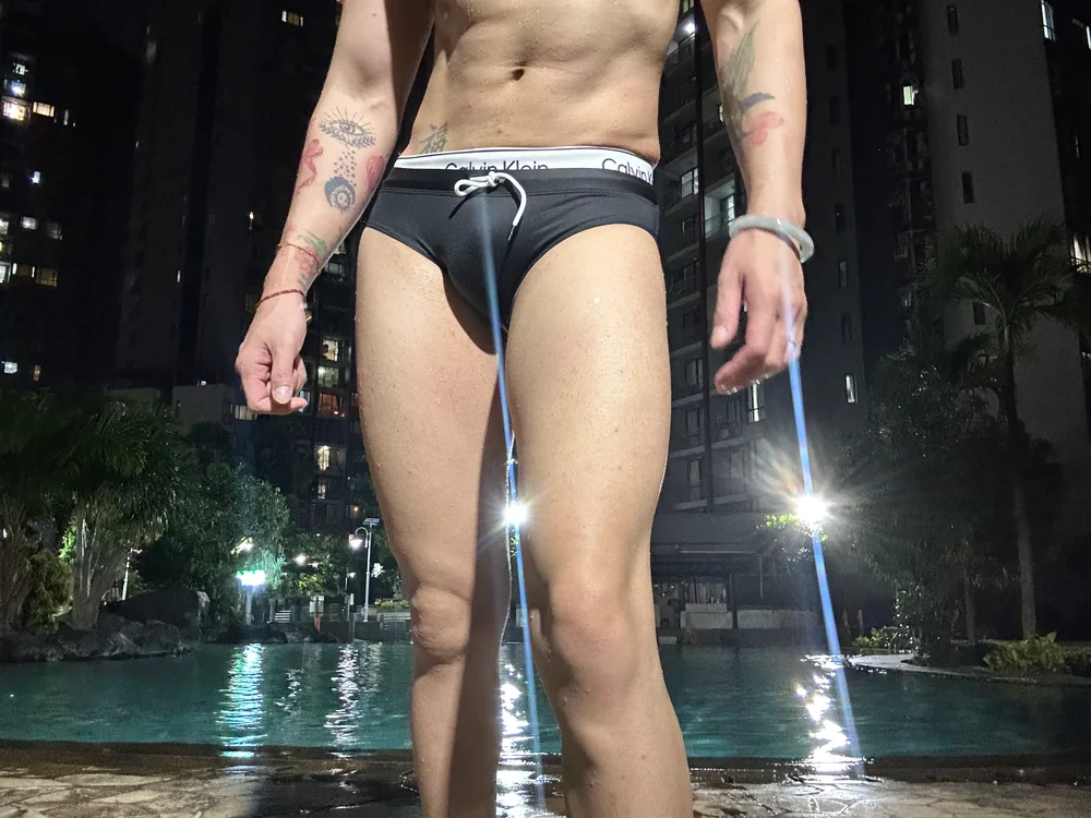 slutboy9988 離線 XXX 聊天