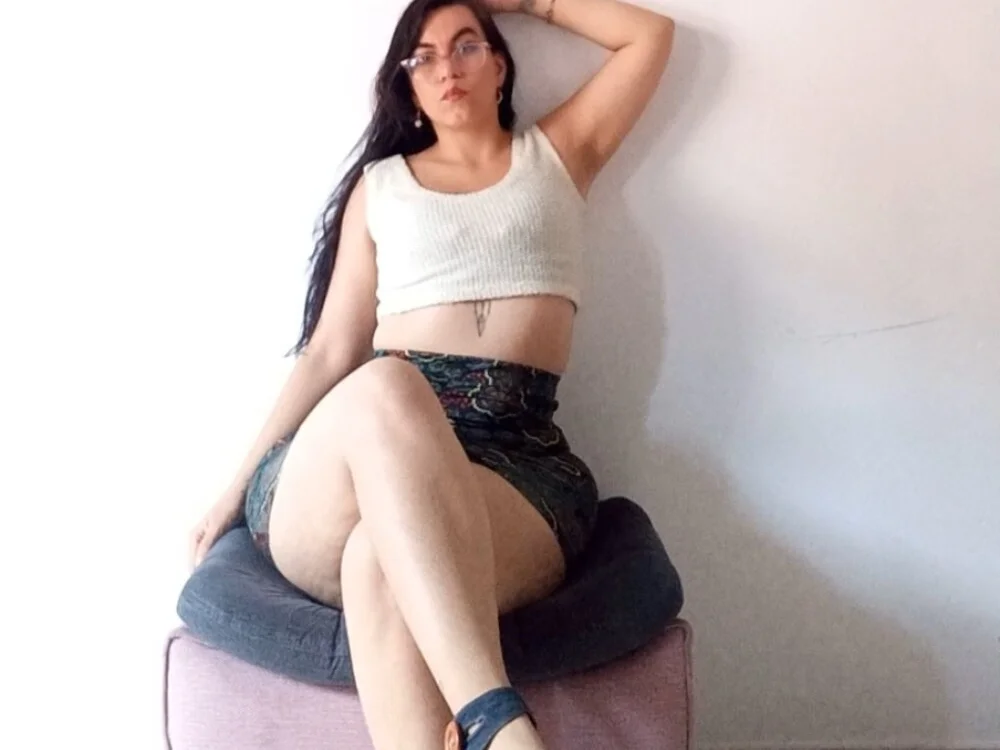 dulcebombomxxx Offline XXX-chat