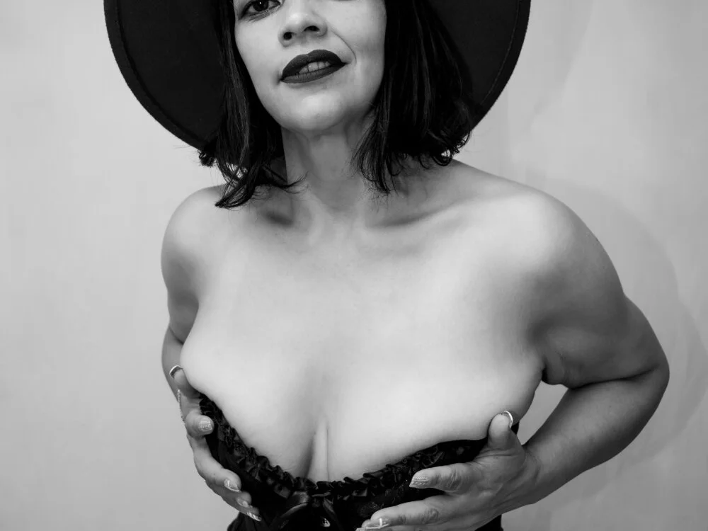 _MIAEVANS' Offline XXX Chat