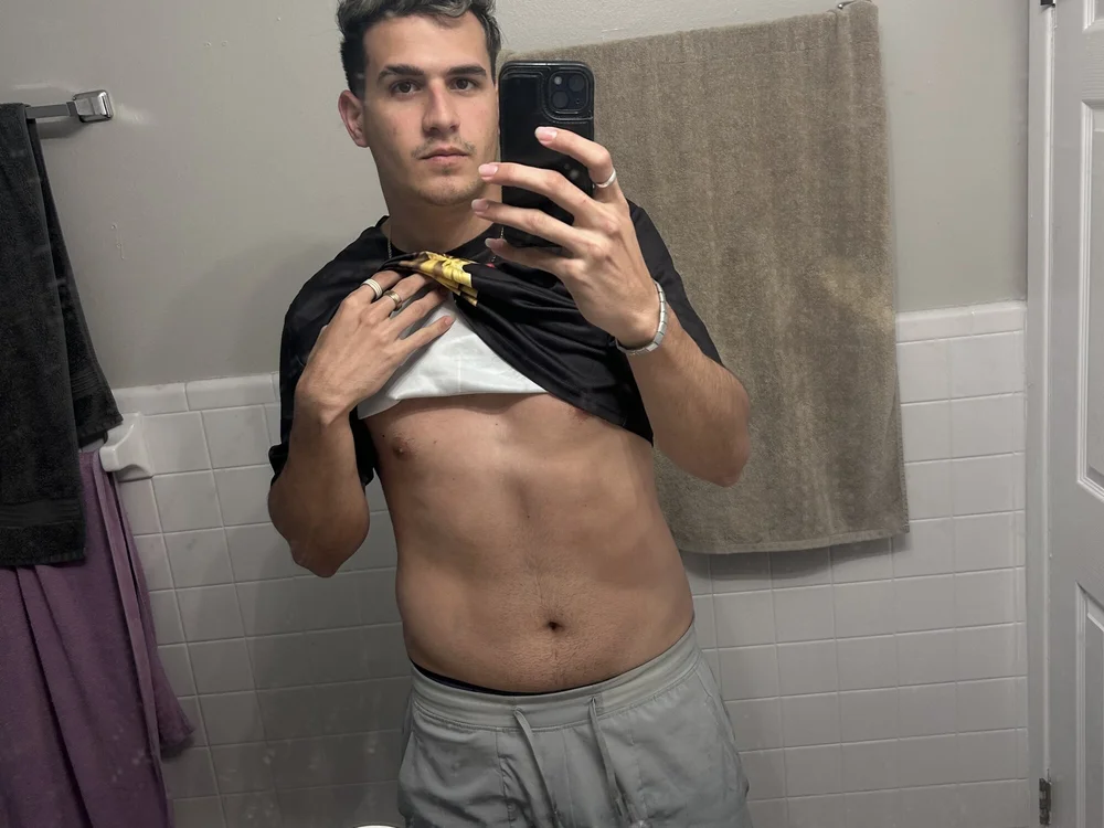 leo_0222: офлайн-секс-чат