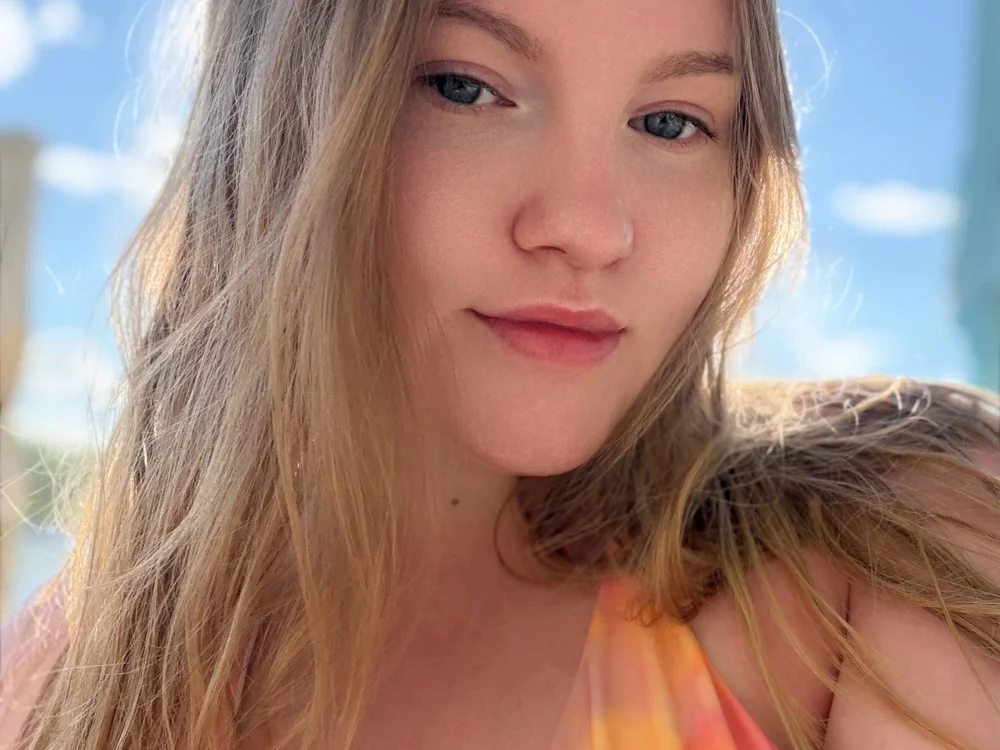 AshleyJonessn Offline XXX chat