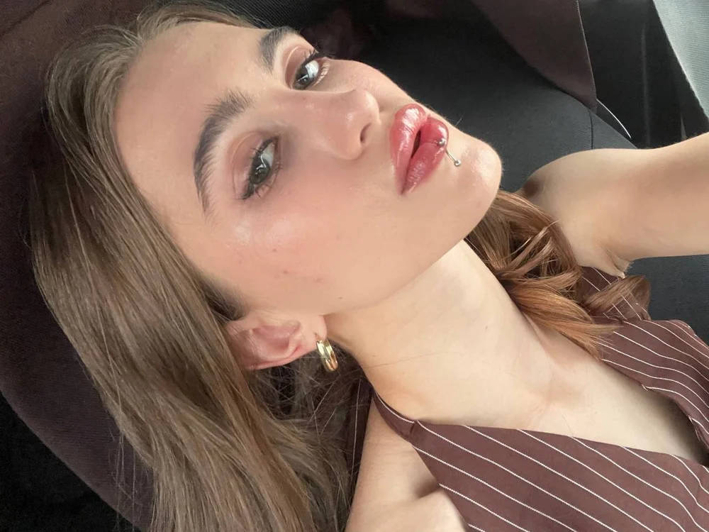 DaisyGrise's Offline Chat Room