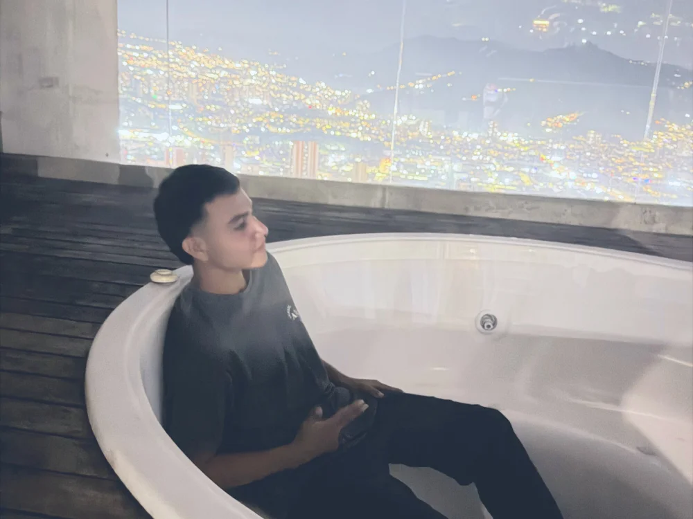 Youngnex's Offline Chat Room
