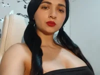 Linisprincehot69 Chat XXX in diretta