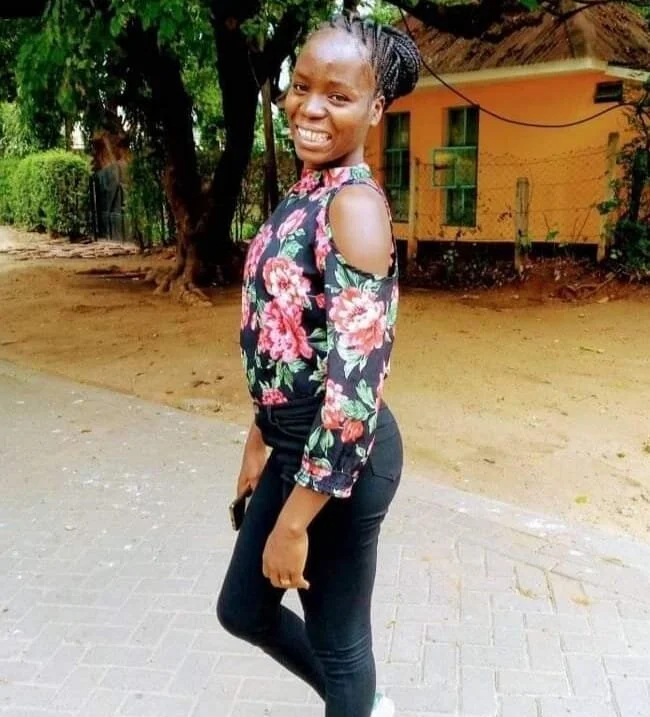 Sweet_nelly অফলাইন XXX চ্যাট