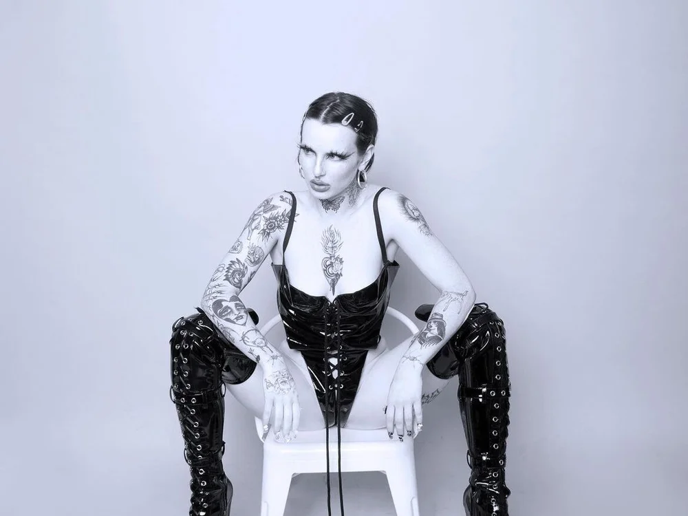 JadeSolenexxx's Offline XXX Chat