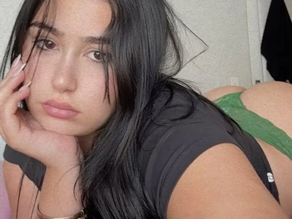 Miamix2 Adlı Modelin Çevrimdışı XXX Sohbeti