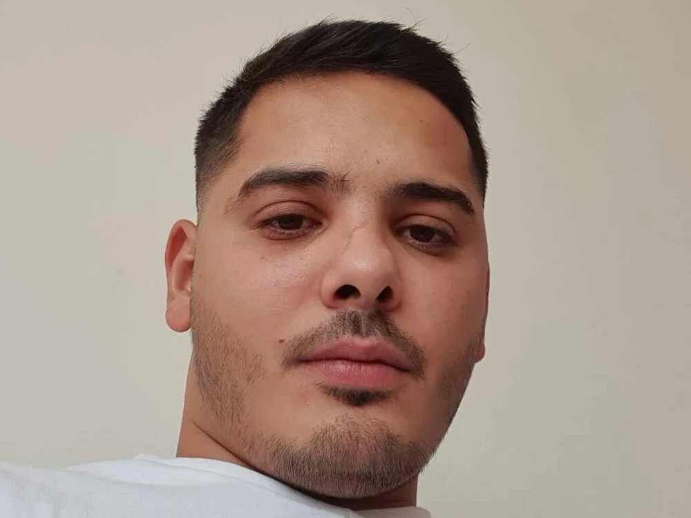 Adi97Bc's Offline Chat Room
