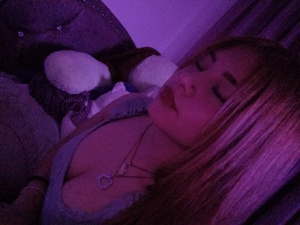 Lucy_greey Chat XXX offline