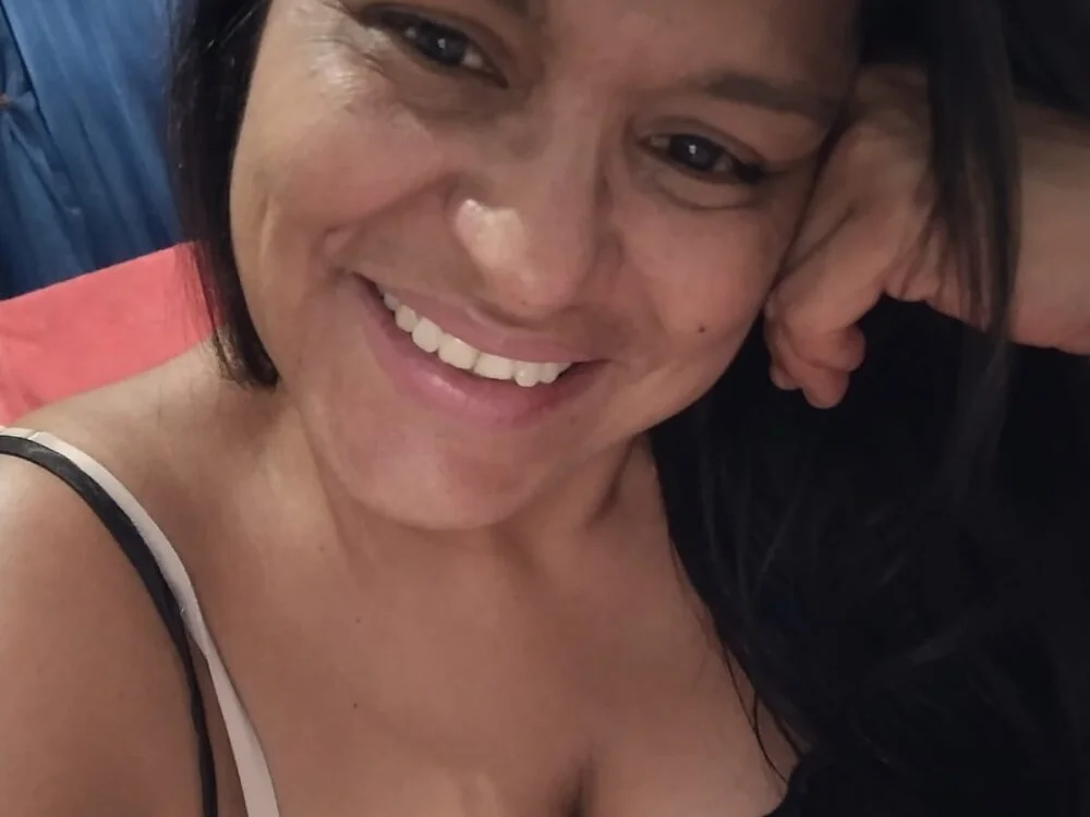 Angela_mature49 Adlı Modelin Çevrimdışı XXX Sohbeti