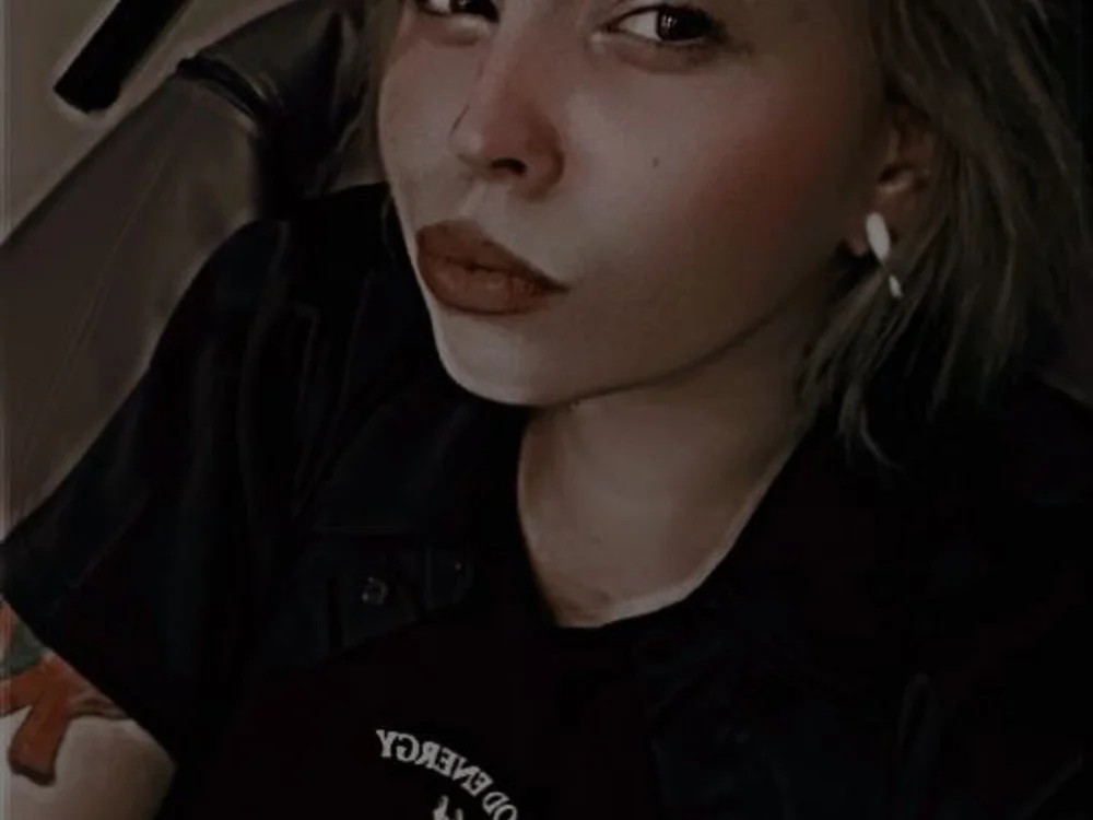 EditaGoldsmith's Offline Chat Room