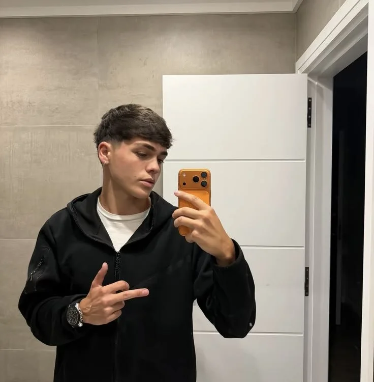 Pedrojavier999 Offline XXX Chat