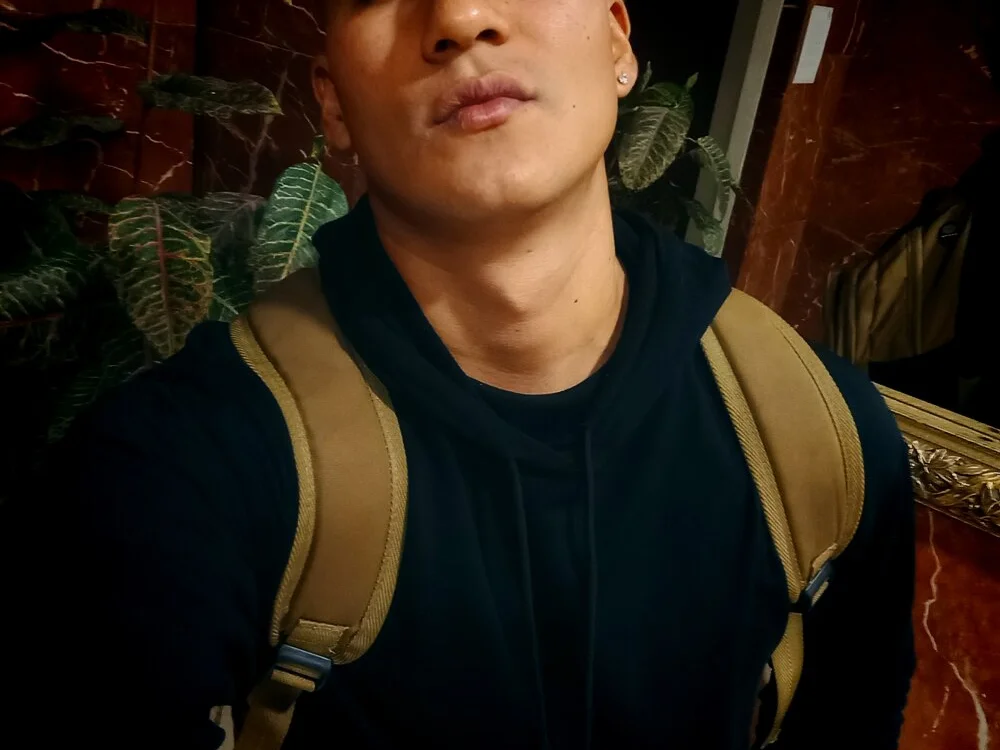 Manubad19 – Offline XXX chat