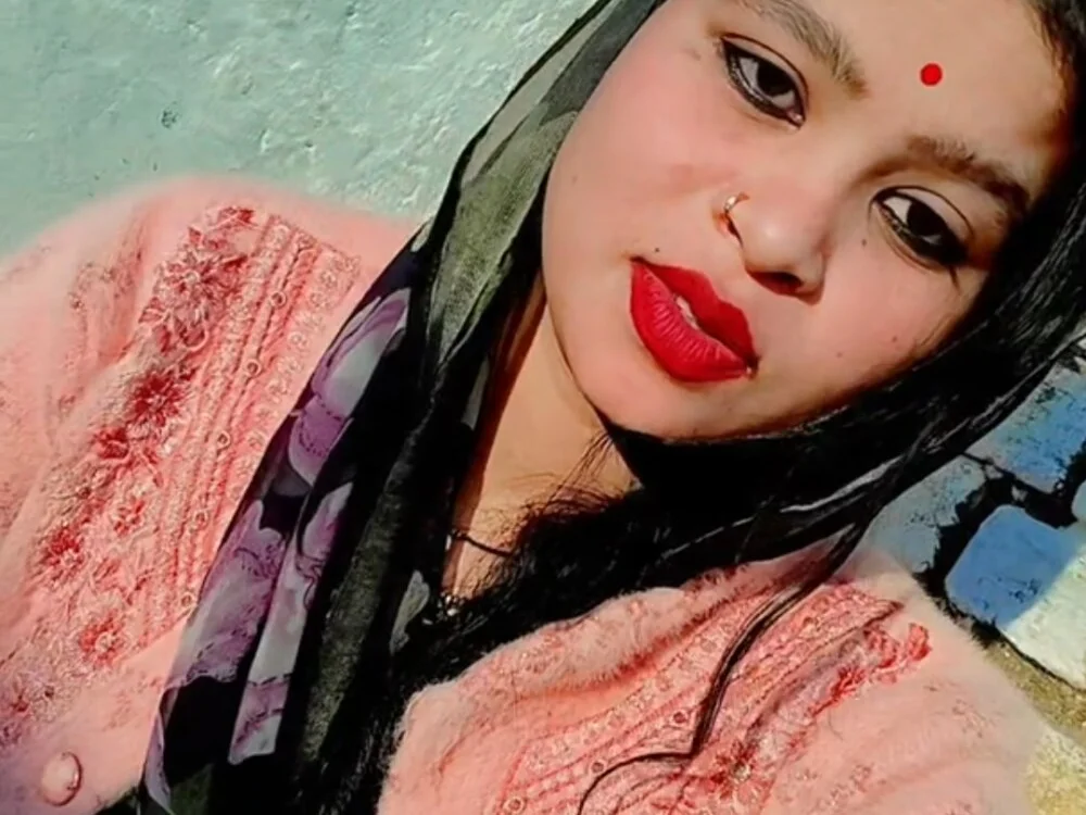 دردشة Simmy_queen الجنسية دون اتصال