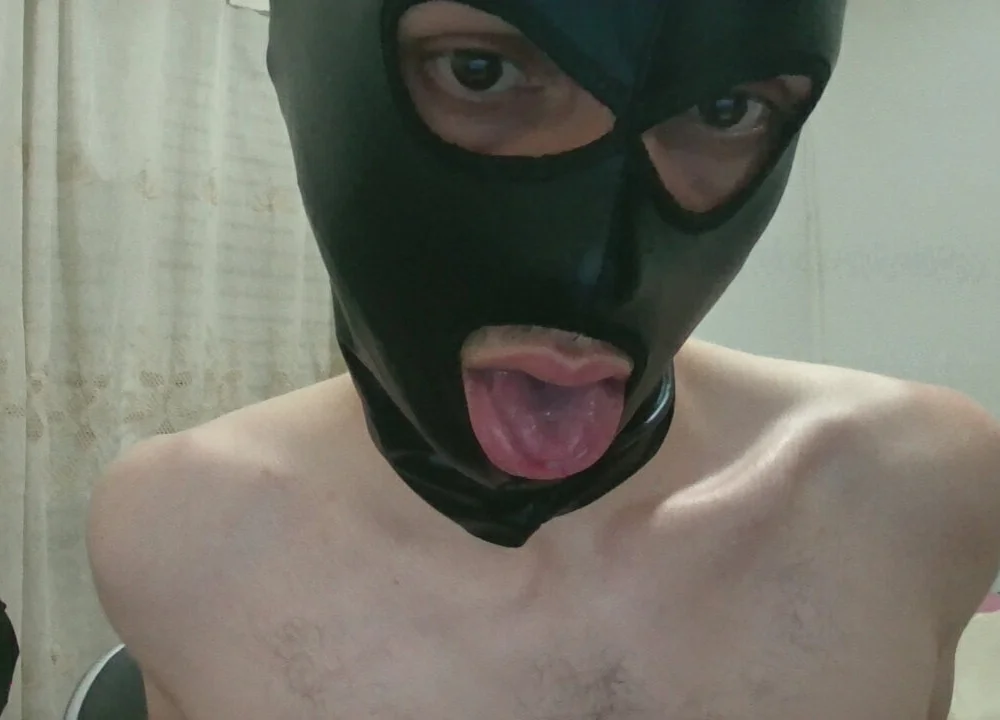 RazorSlutBoy's Offline Chat Room
