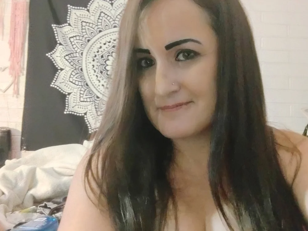 MsPeach420's Offline Chat Room