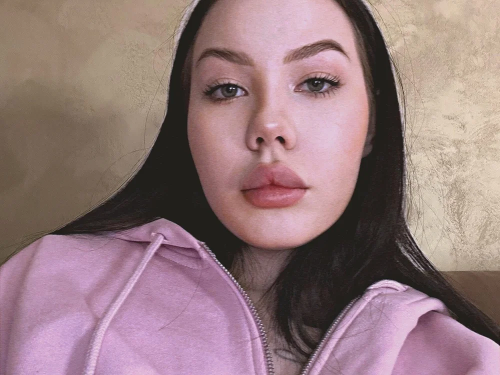 Pink-Kitty20's Offline Chat Room