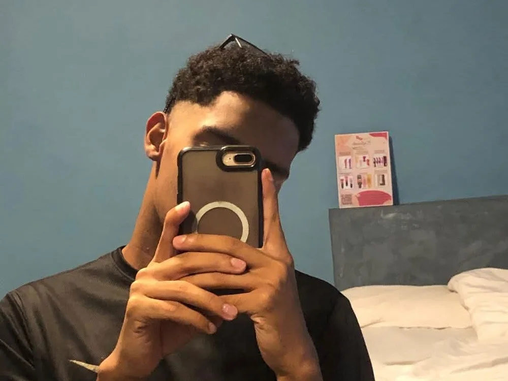 pjmonteiro02's Offline Chat Room