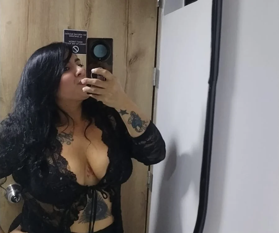 Afrodita_618's Offline XXX Chat
