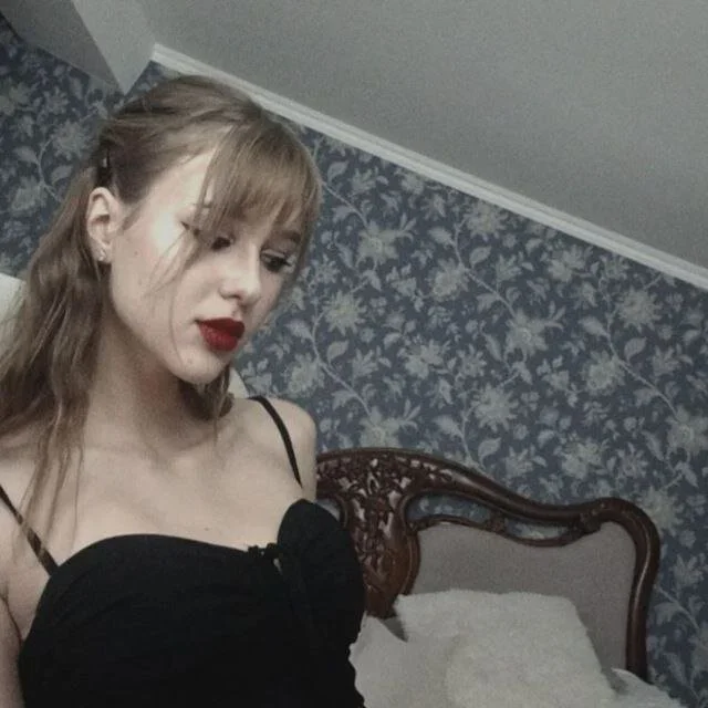 Rina_flawless' Offline XXX Chat