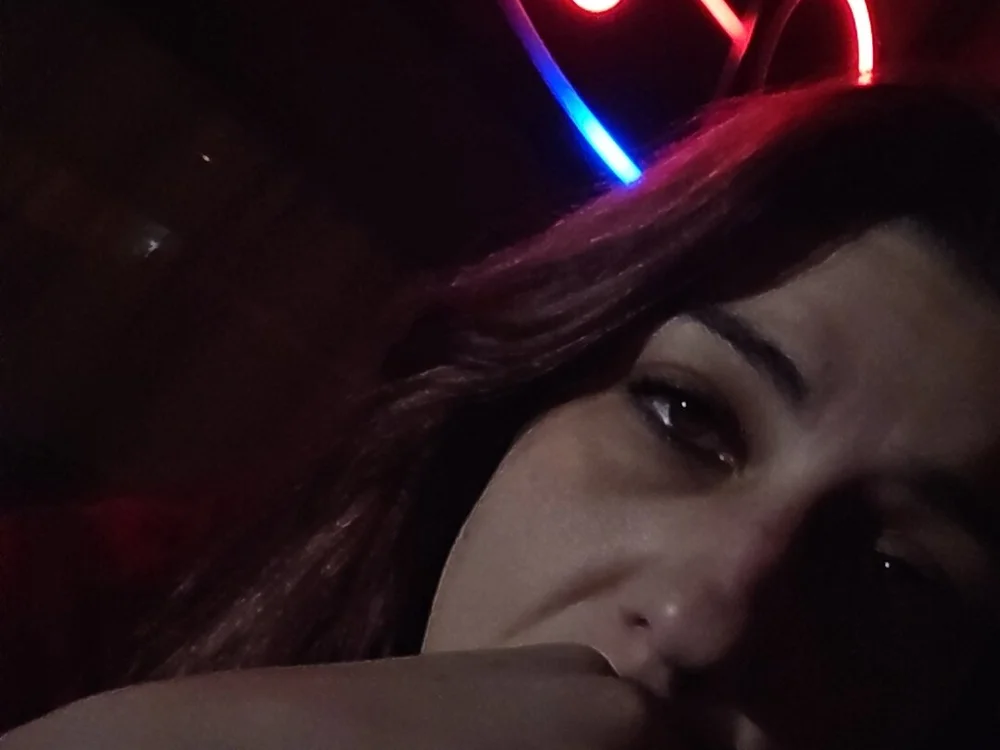 VixXxen95's Offline Chat Room