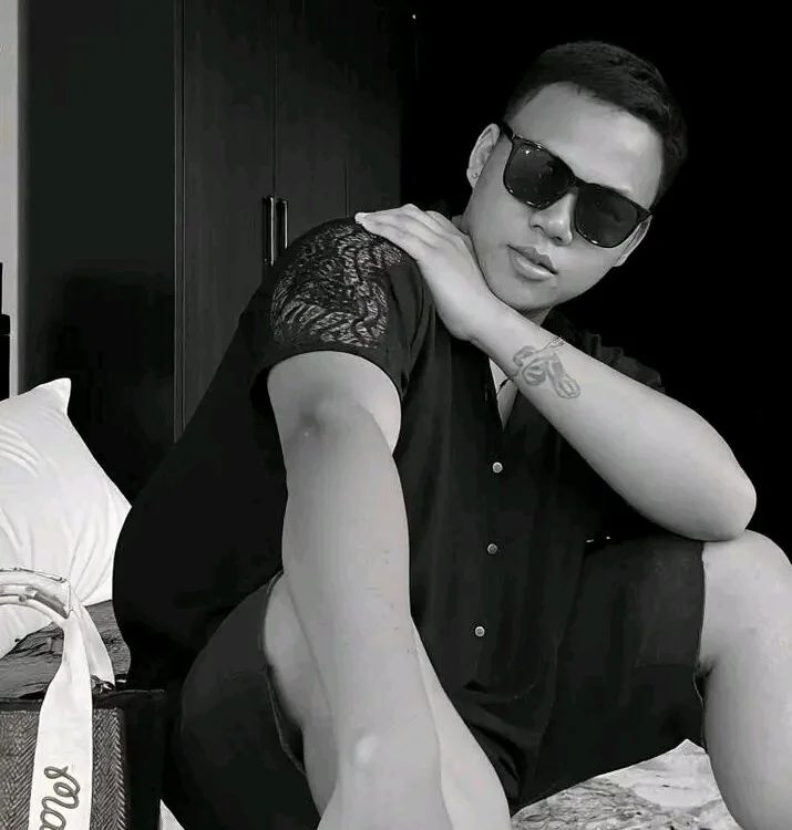 Assfucker_2 Chat XXX Ngoại tuyến