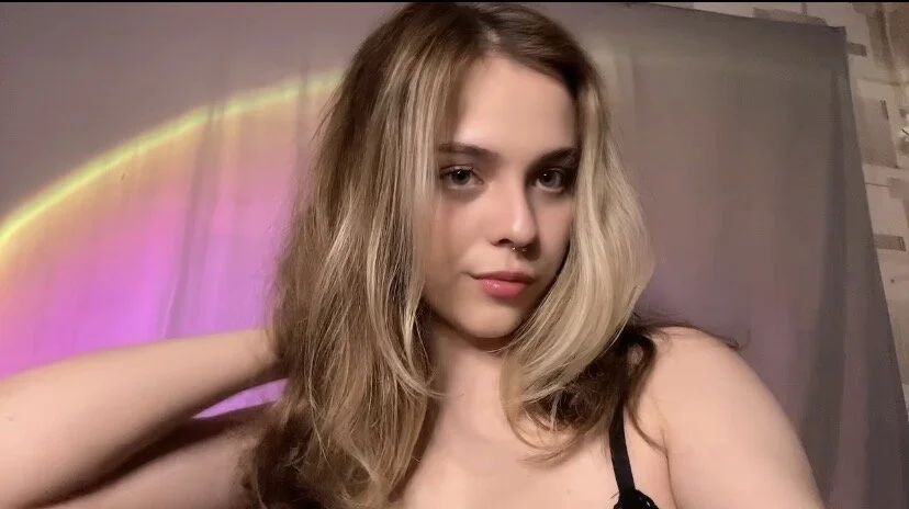 alinadesire live XXX chat