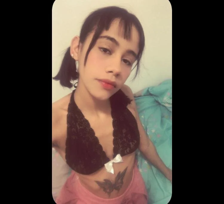 sophie__doll cam model