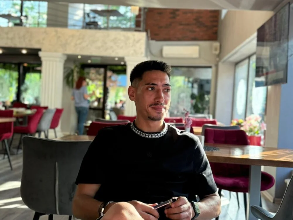 Офлайн-чат XXX AdonisGODR