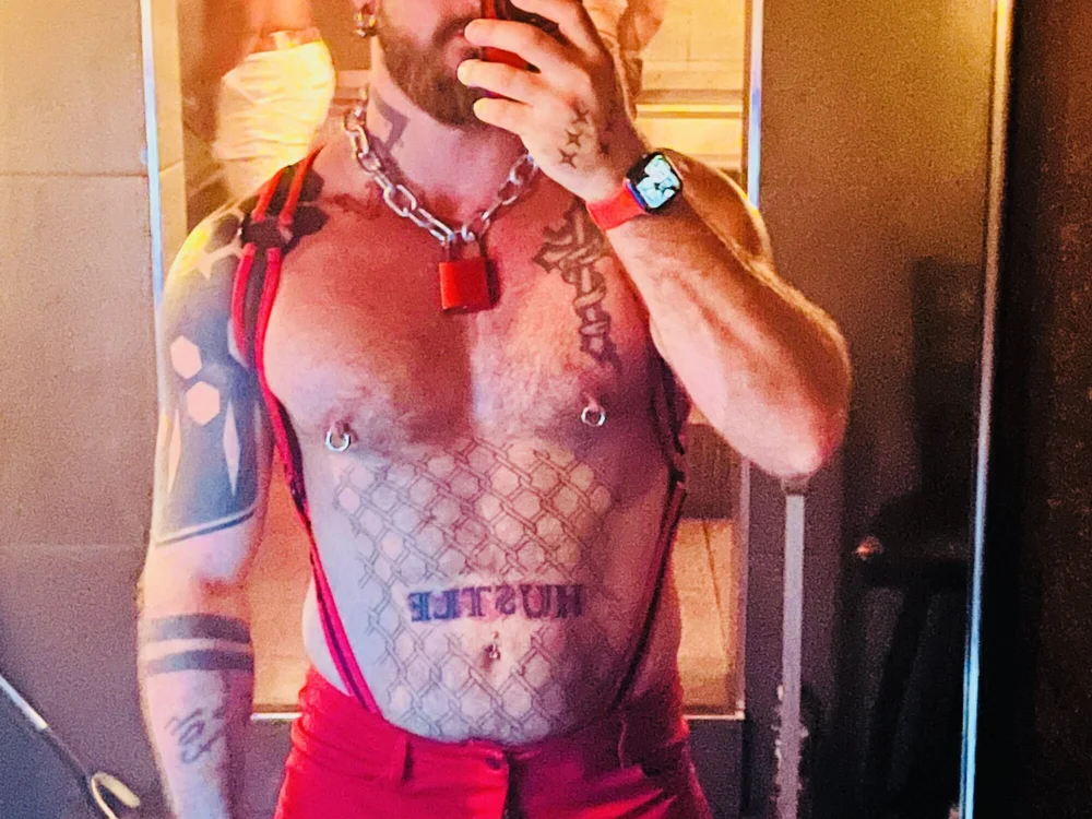 Bearlyfuckinglogan offline chatrum